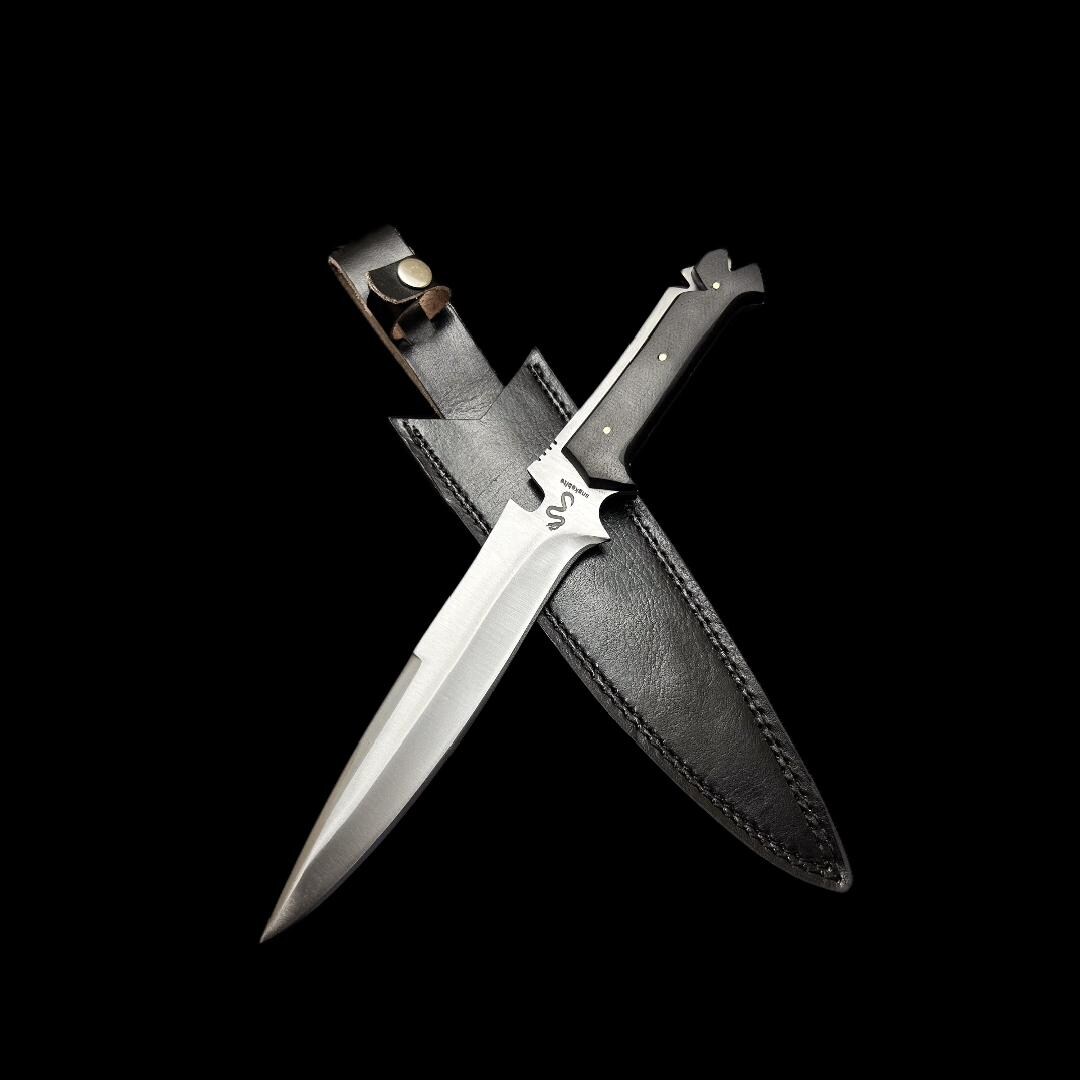 Resident Evil 4 Replica Knife: Stainless Steel Blade, Leather Sheath thumbnail 5