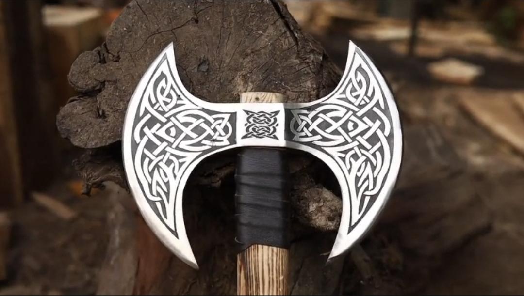 Hand Forged Double Headed Viking Axe: Etched Blade, Leather Sheath thumbnail 2