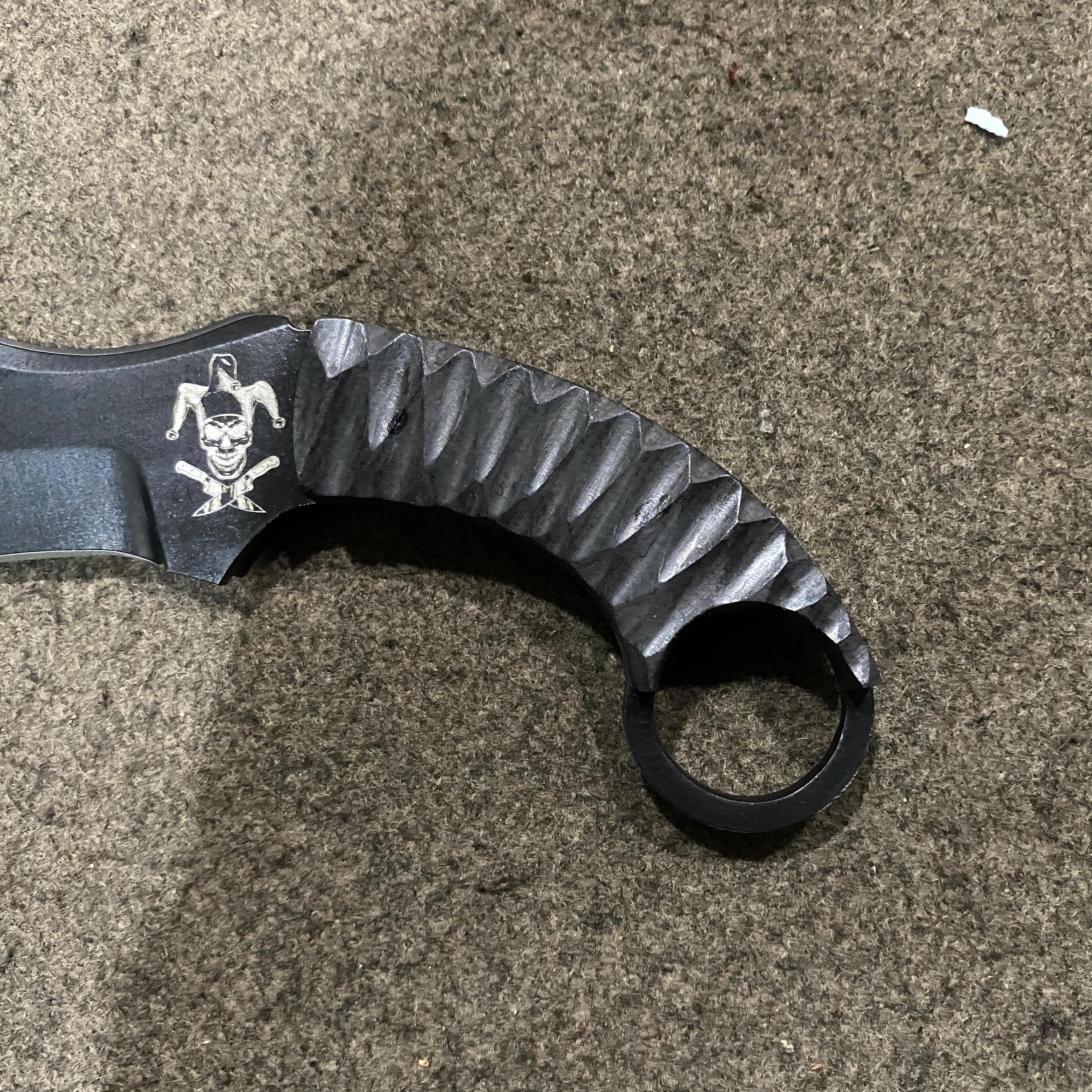 Blackend Blade Karambit: Joker knife engraving, Micarta, D2 steel, Leathersheath thumbnail 3
