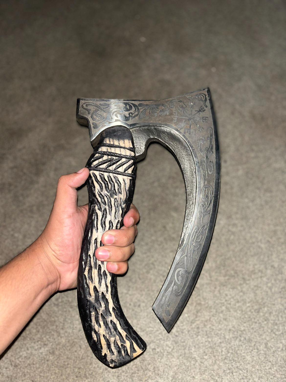 Viking Pizza Cutter Axe : Wood, Steel, Leather Sheath thumbnail 2