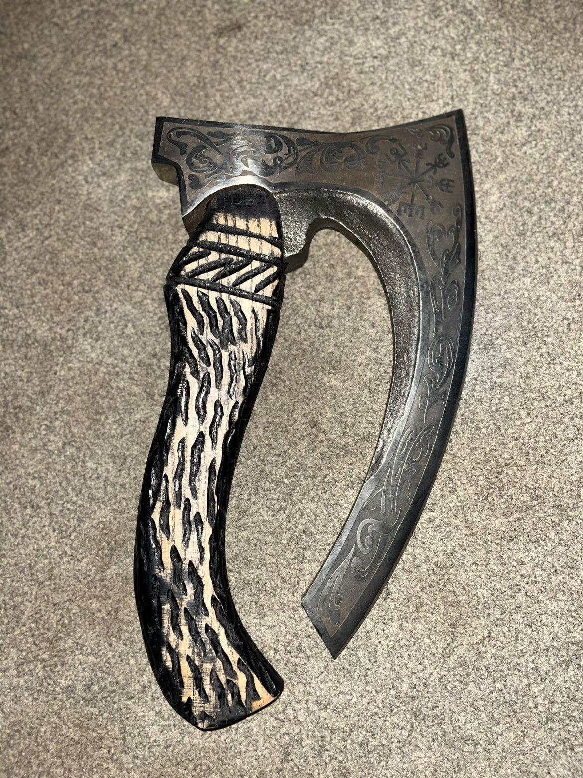 Viking Pizza Cutter Axe : Wood, Steel, Leather Sheath thumbnail 5