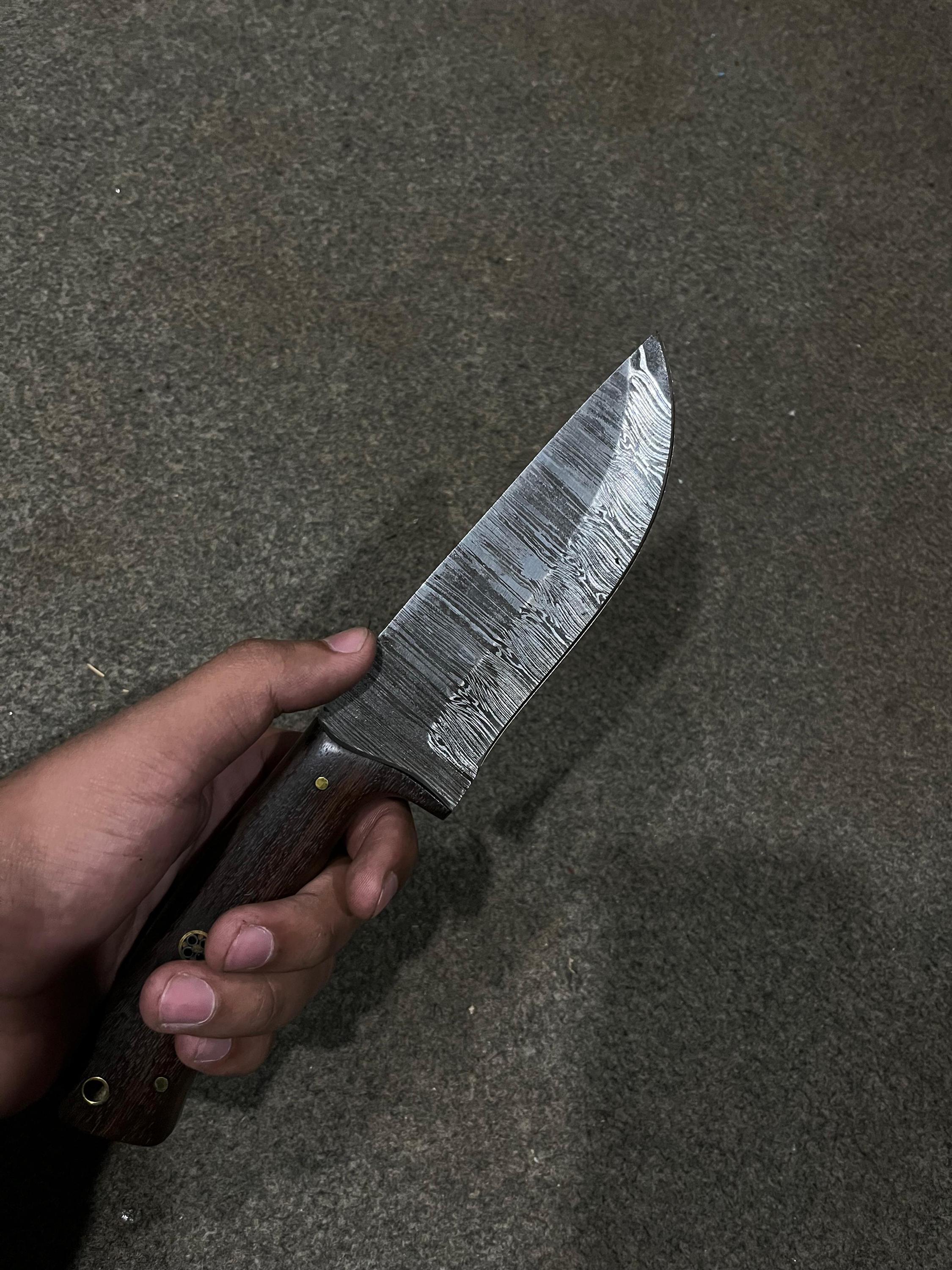 Skinning Damascus Knife : Rose wood, Damascus steel, Leather sheath thumbnail 2