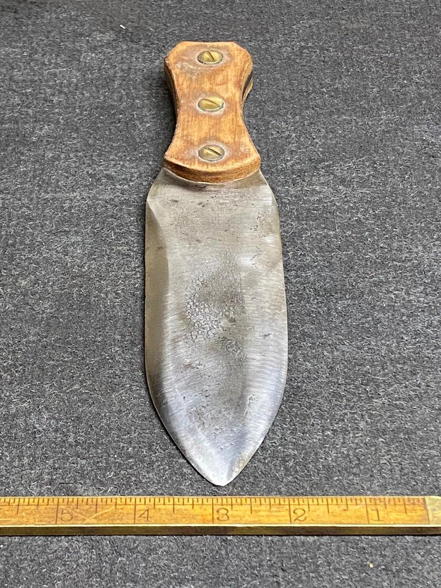 Goblin Slayer Dagger : D2 steel, Wooden handle, Leather Sheath