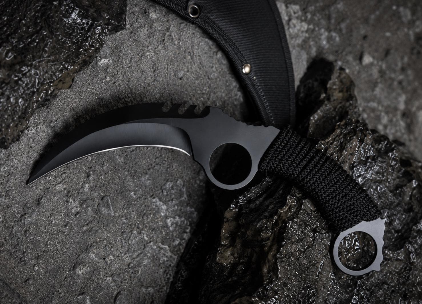 D2 Steel Karambit Knife: Paracode Wrap Handle, Leather Sheath thumbnail 2
